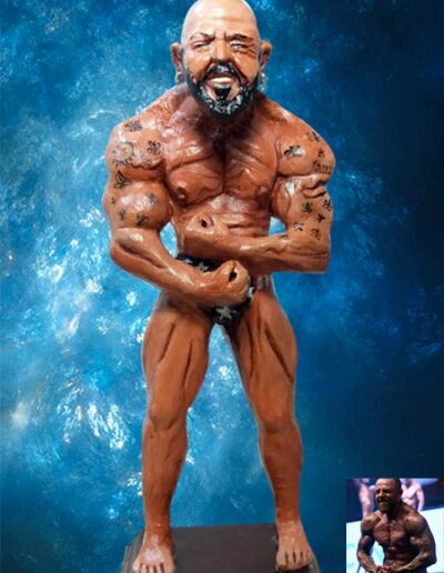 Statuina di BODYBUILDER Albi Spezzo 3º posto Campionato Europeo